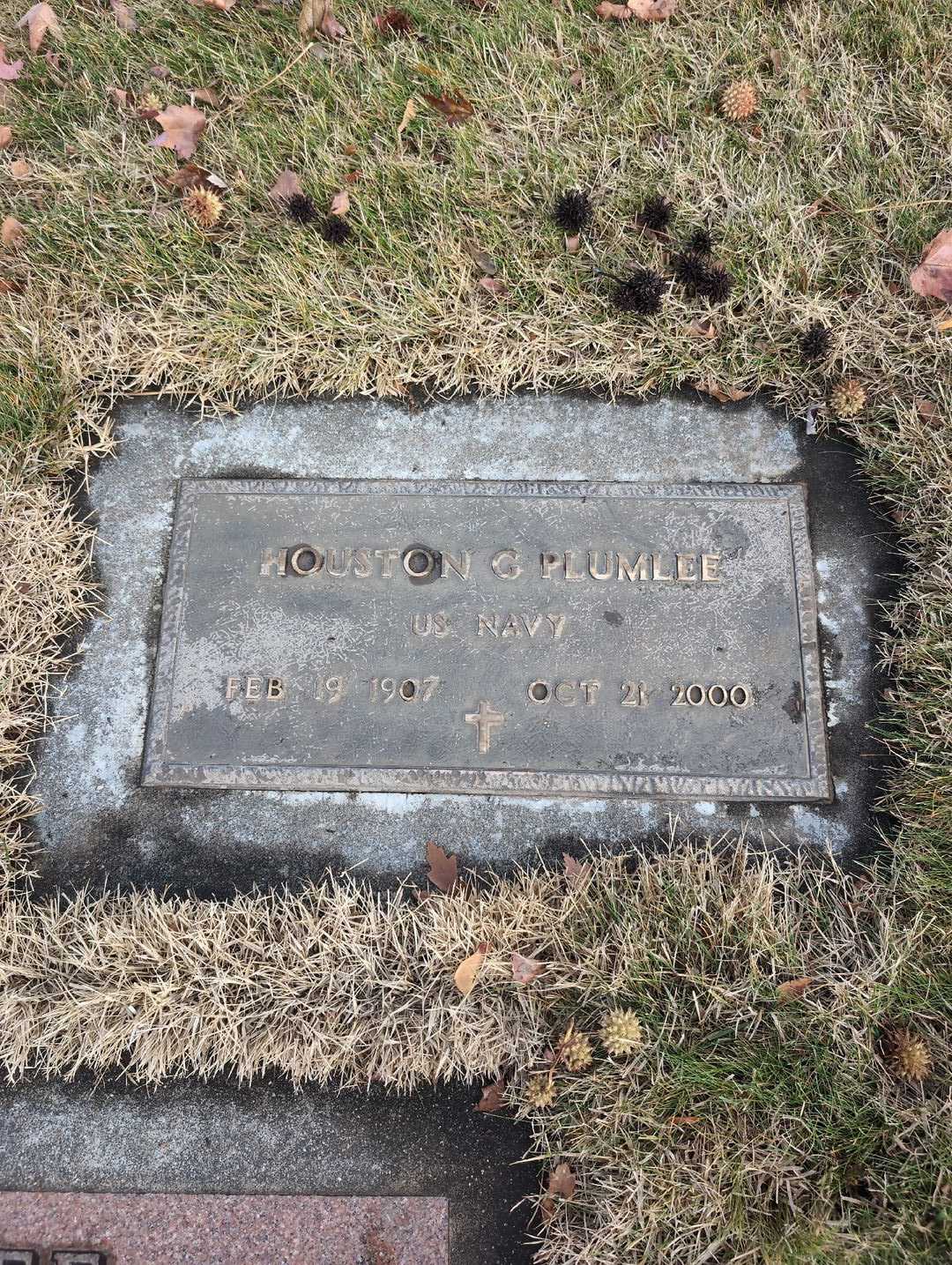 Houston G. Plumlee's grave. Photo 4