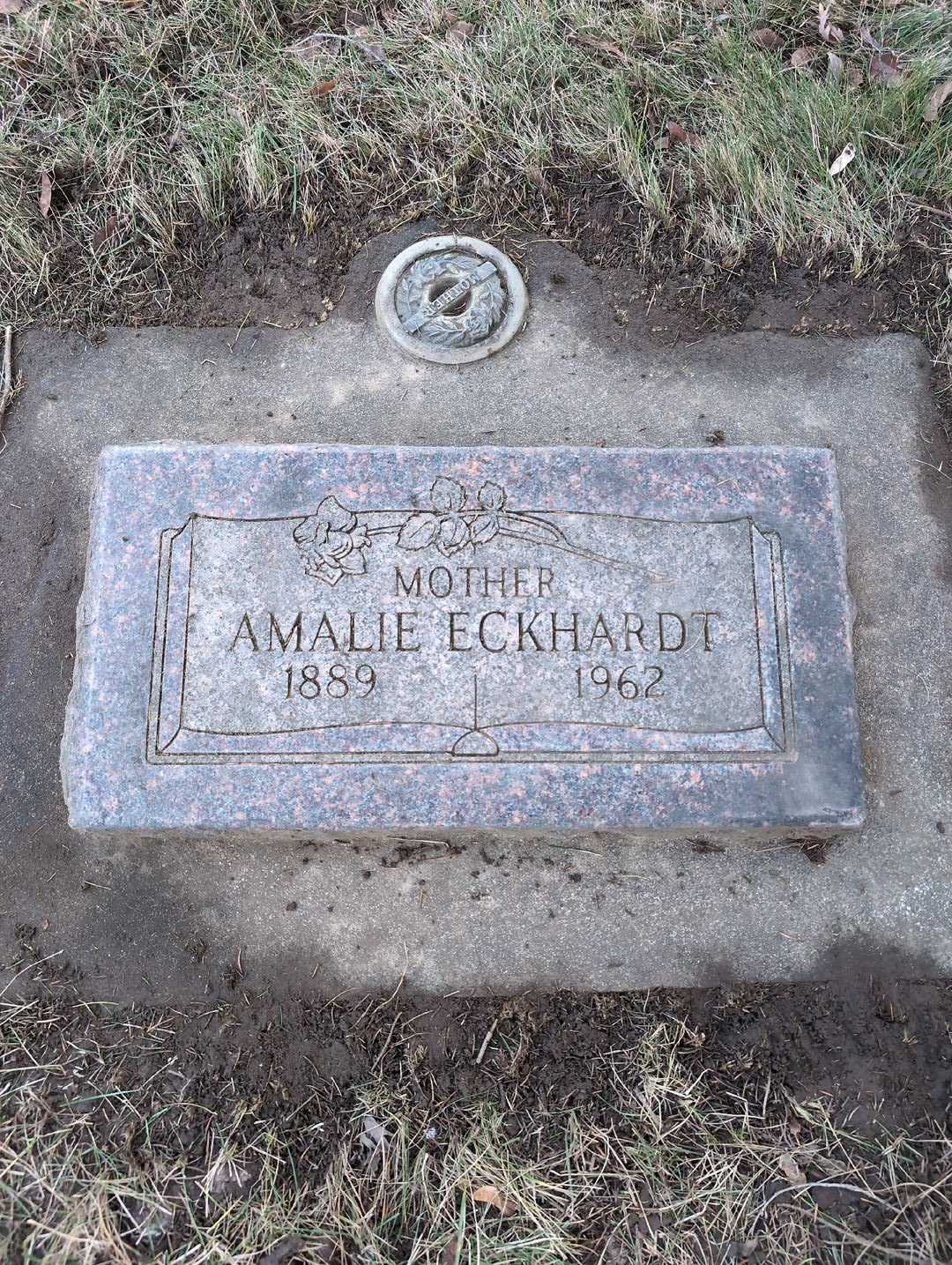 Amalie Eckhardt's grave. Photo 3