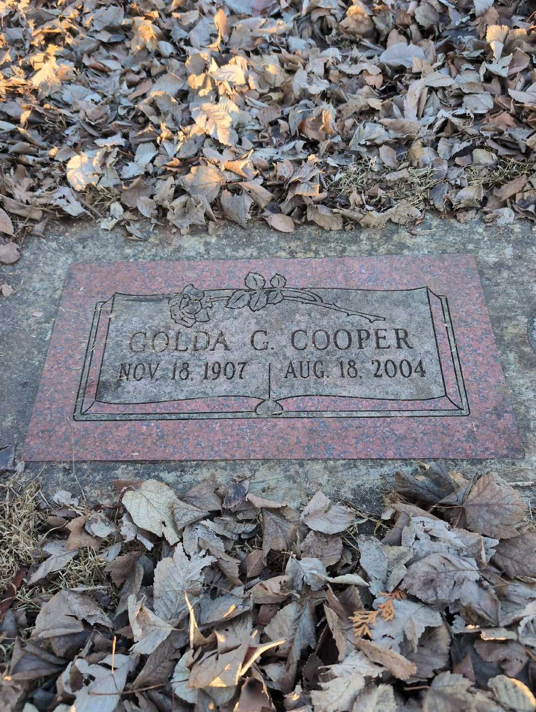 Sylvia Lois Qualley's grave. Photo 1