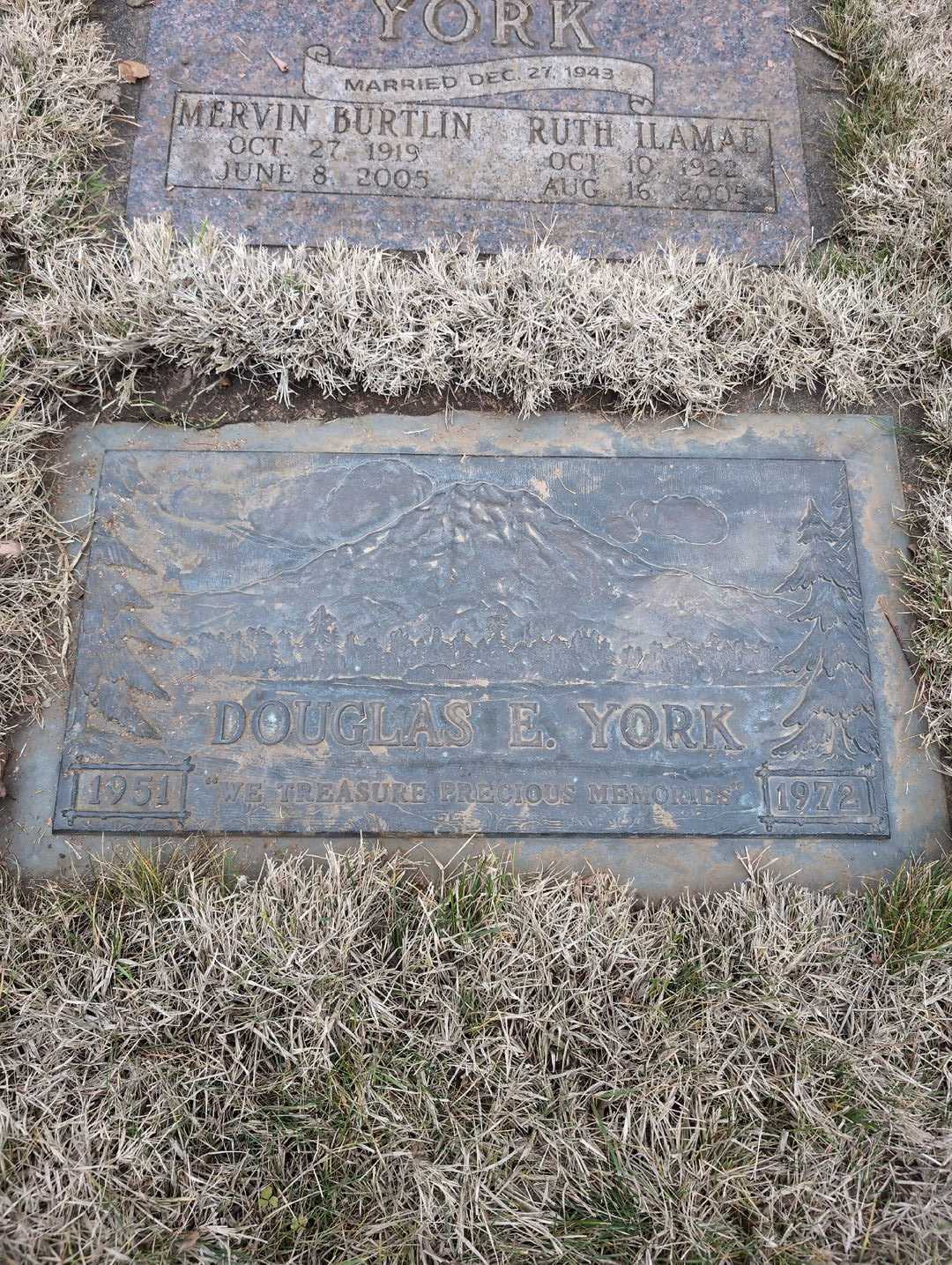 Douglas E. York's grave. Photo 3