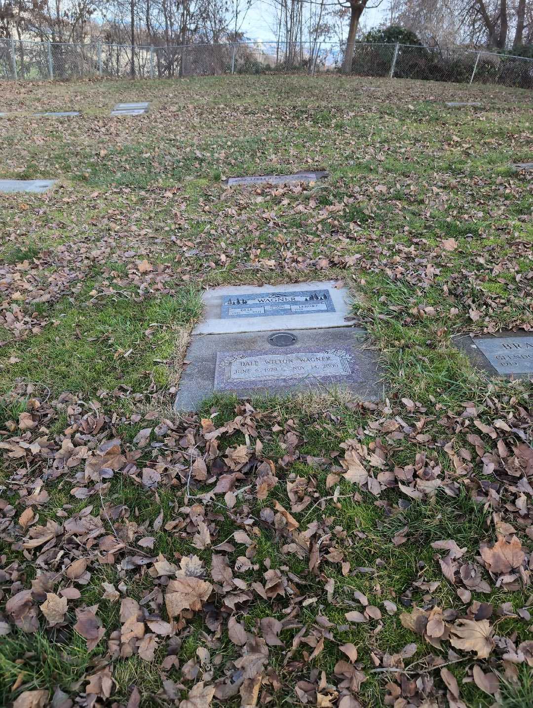 Dale Wilton Wagner's grave. Photo 2