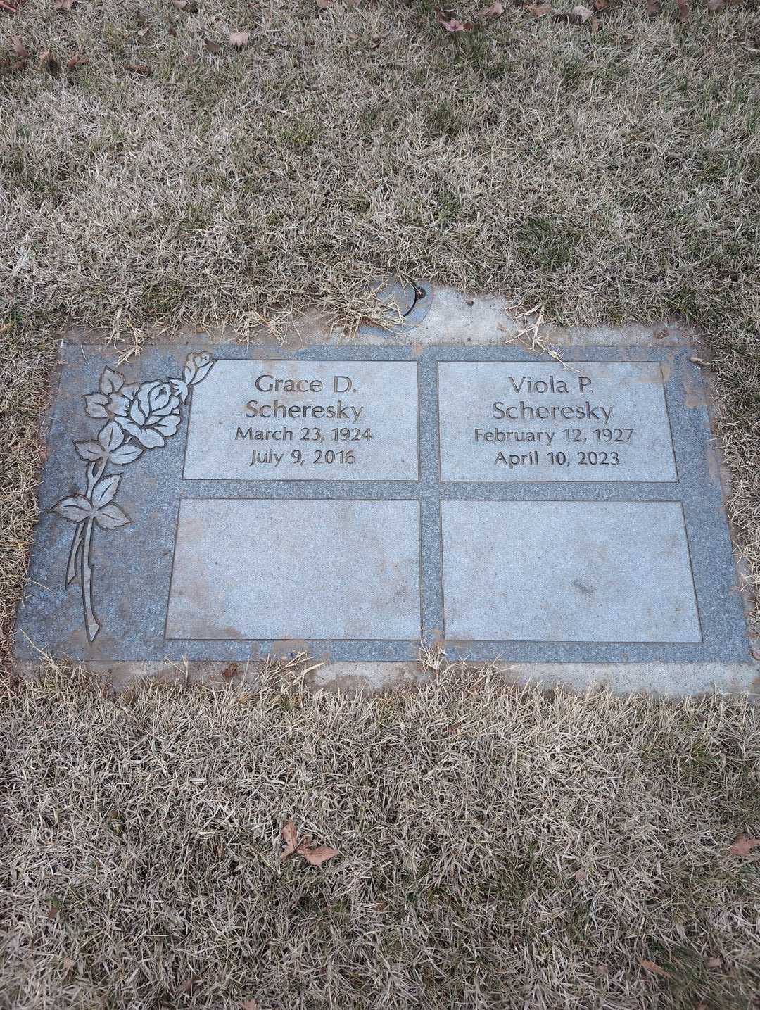 Agnes Dahl's grave. Photo 3