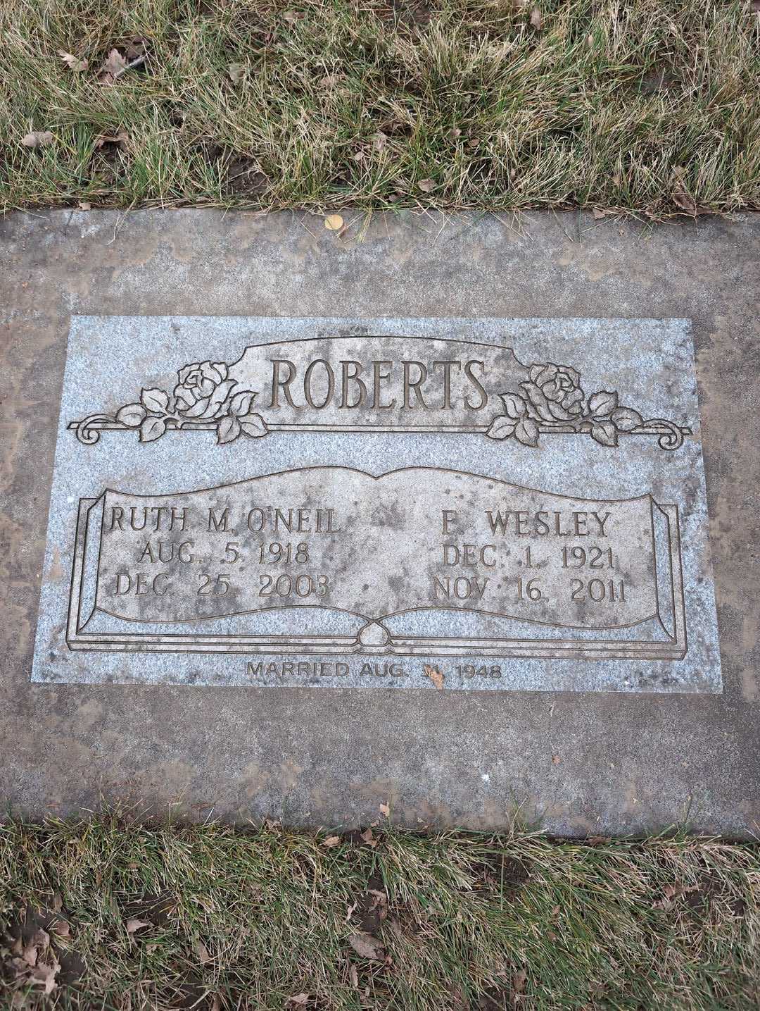 Ruth M. O'Neil Roberts's grave. Photo 3