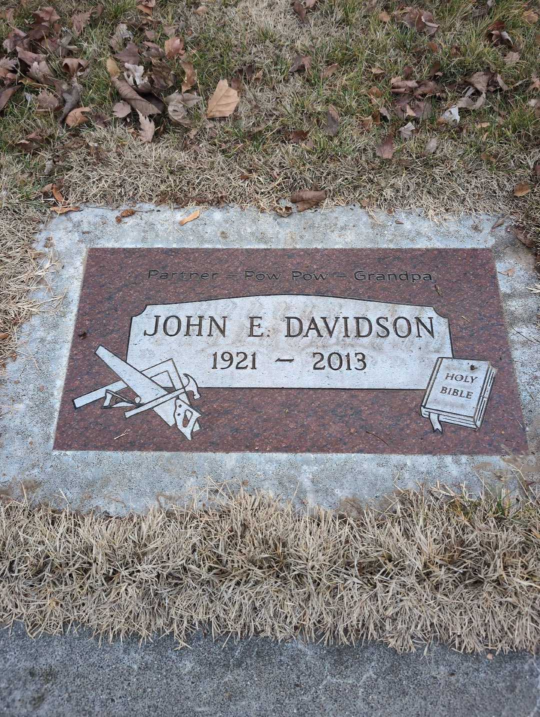 John E. Davidson's grave. Photo 4