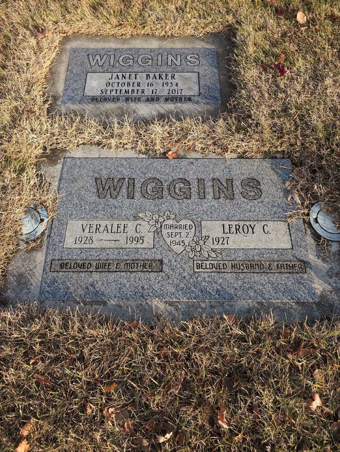 Janet Baker Wiggins's grave. Photo 1