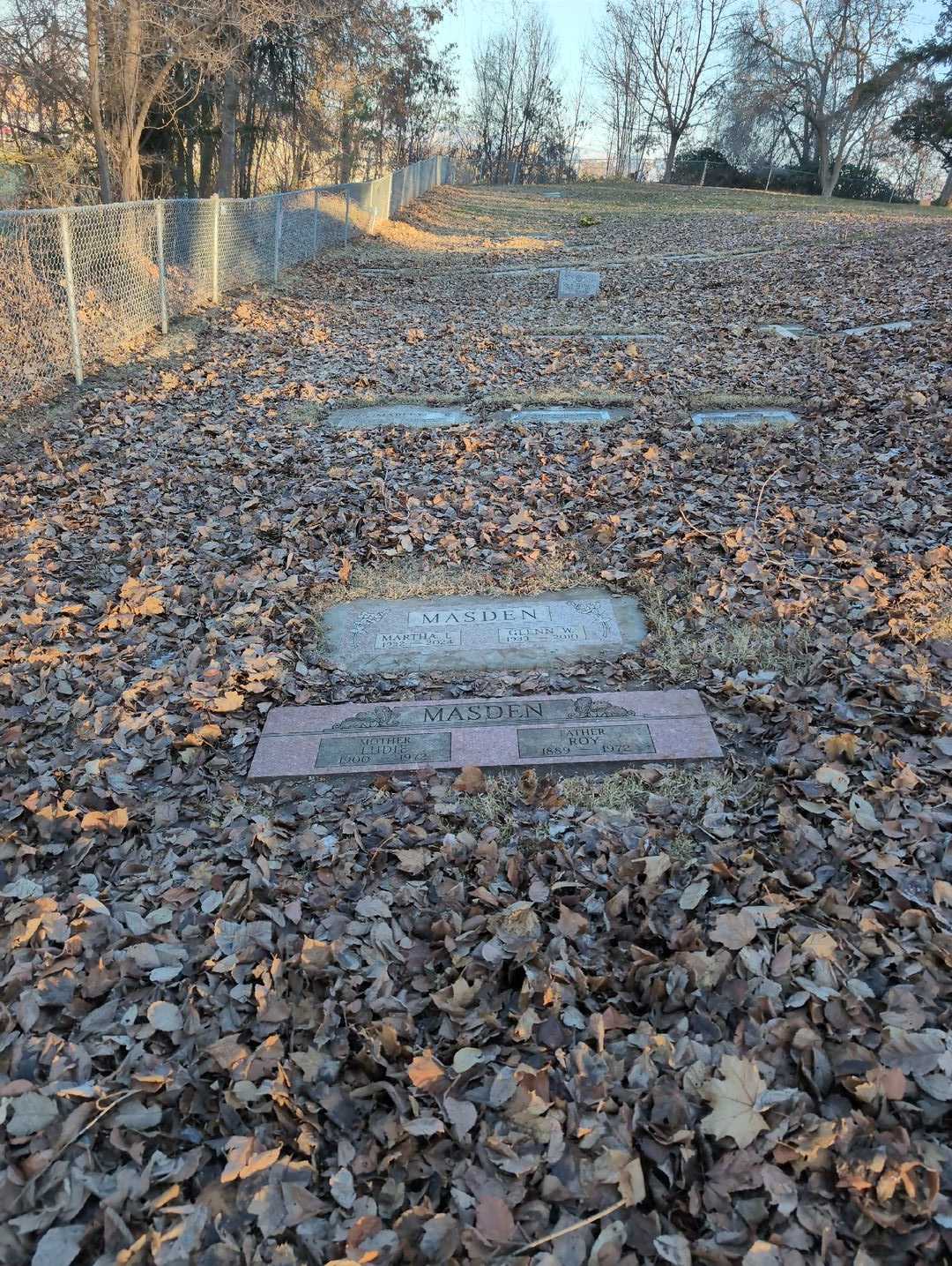 Glenn W. Masden's grave. Photo 4
