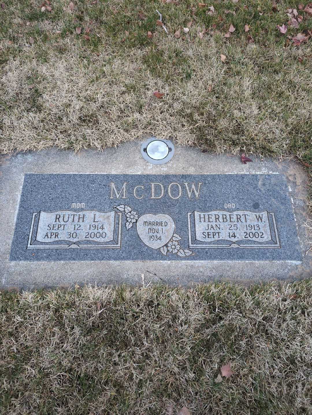 Herbert W. McDow's grave. Photo 3