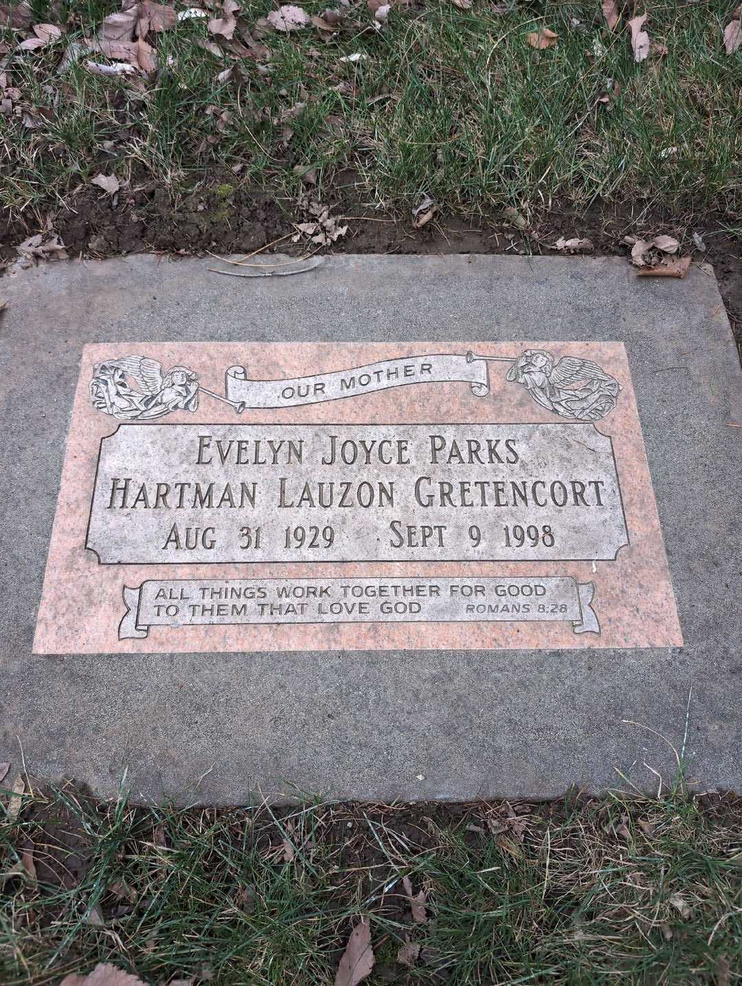 Evelyn Joyce Parks Hartman Lauzon Gretencort's grave. Photo 3