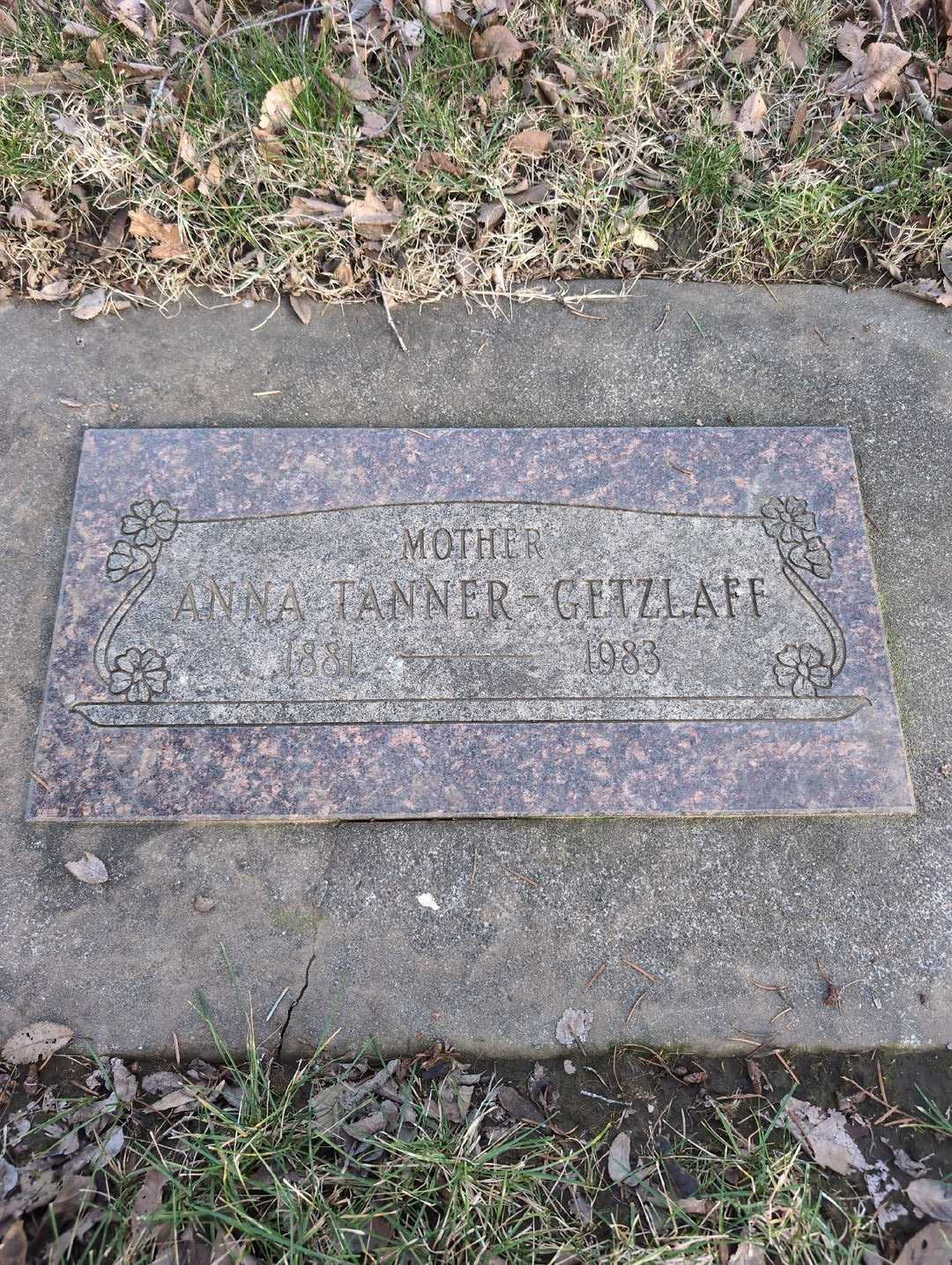 Anna Tanner-Getzlaff's grave. Photo 1
