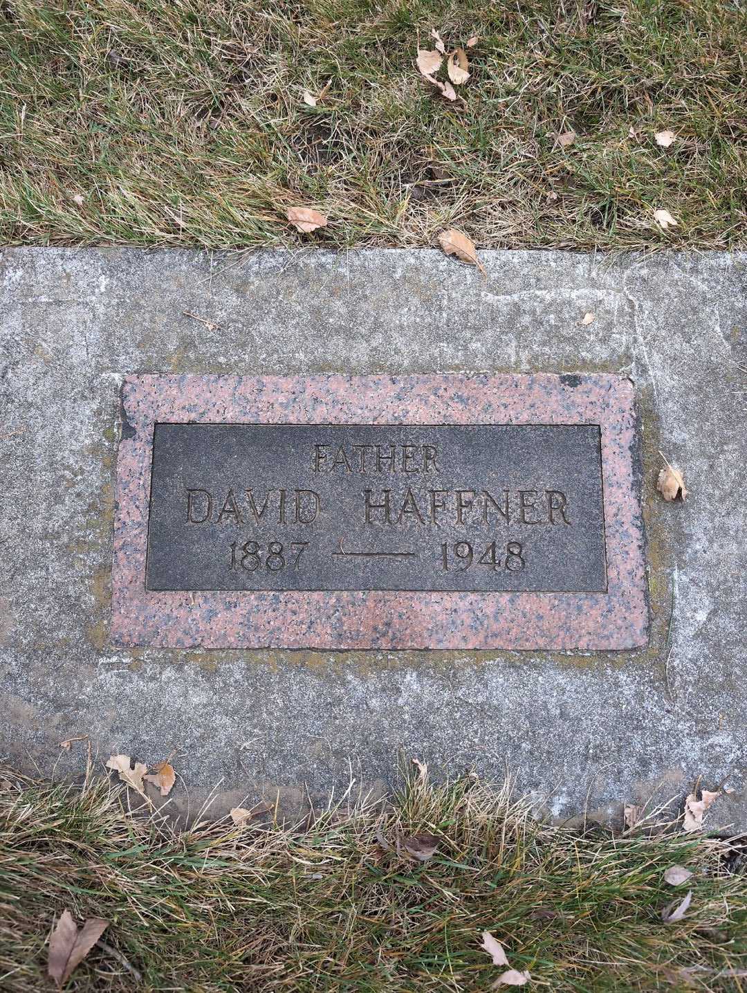 Amy A. Farnsworth's grave. Photo 1