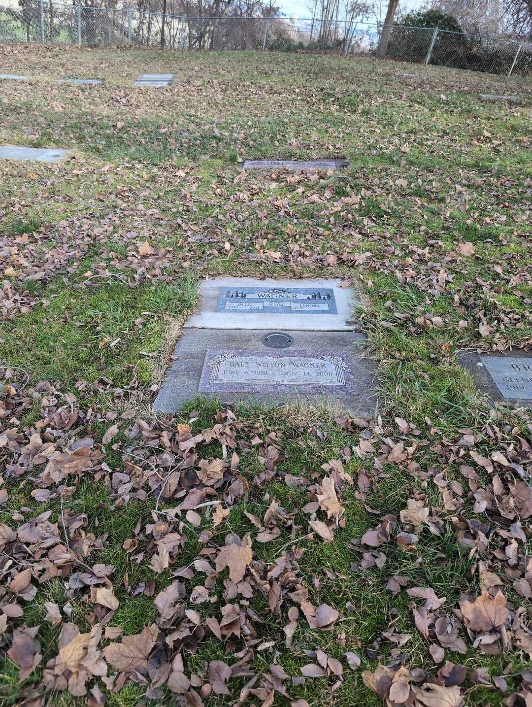 Dale Wilton Wagner's grave. Photo 3