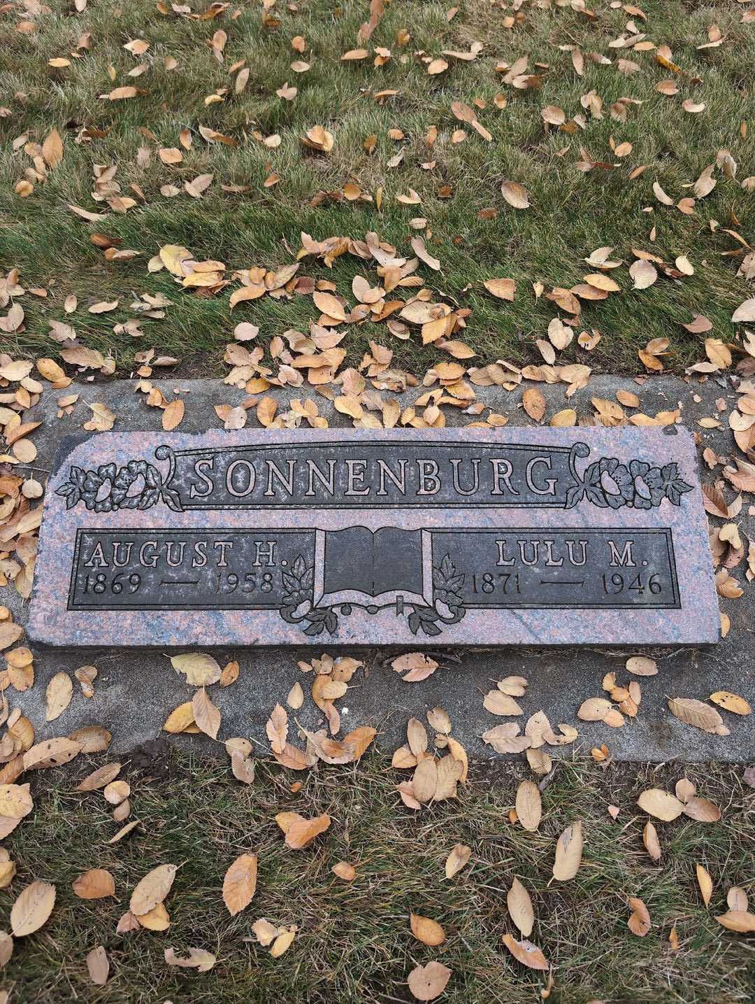 August H. Sonnenburg's grave. Photo 3