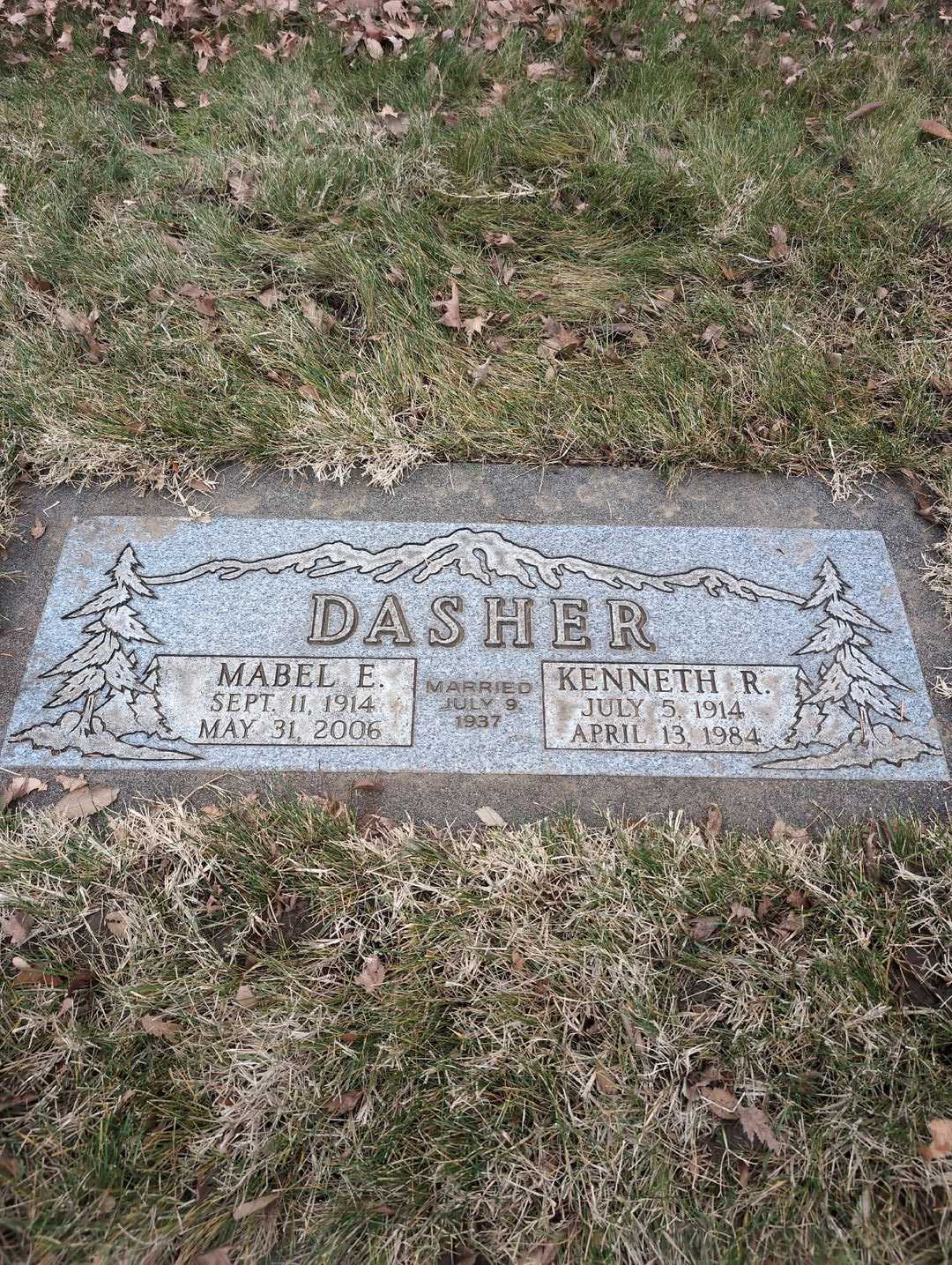 Kenneth R. Dasher's grave. Photo 4