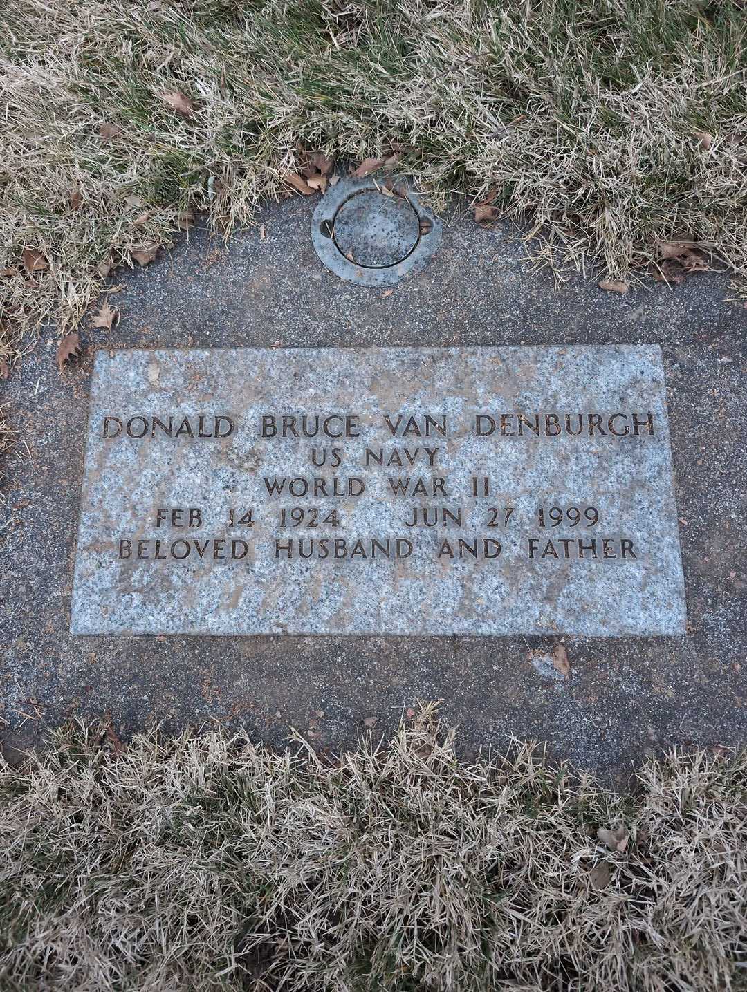 Helen Van Denburgh's grave. Photo 3