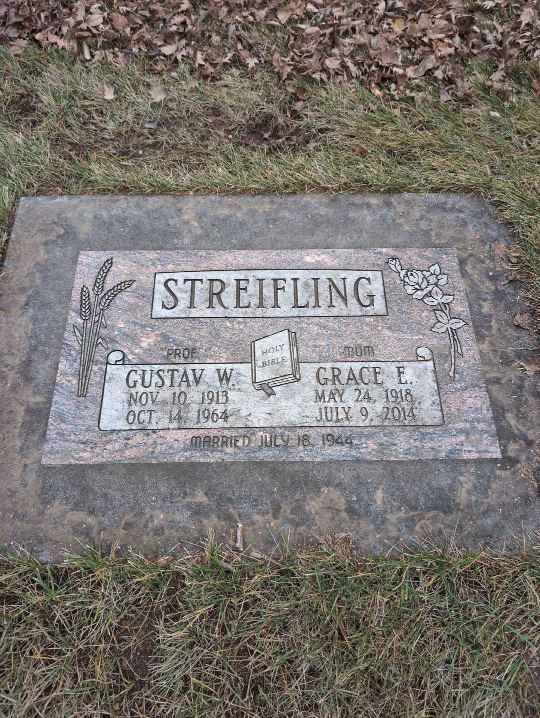 Grace E. Streifling's grave. Photo 3