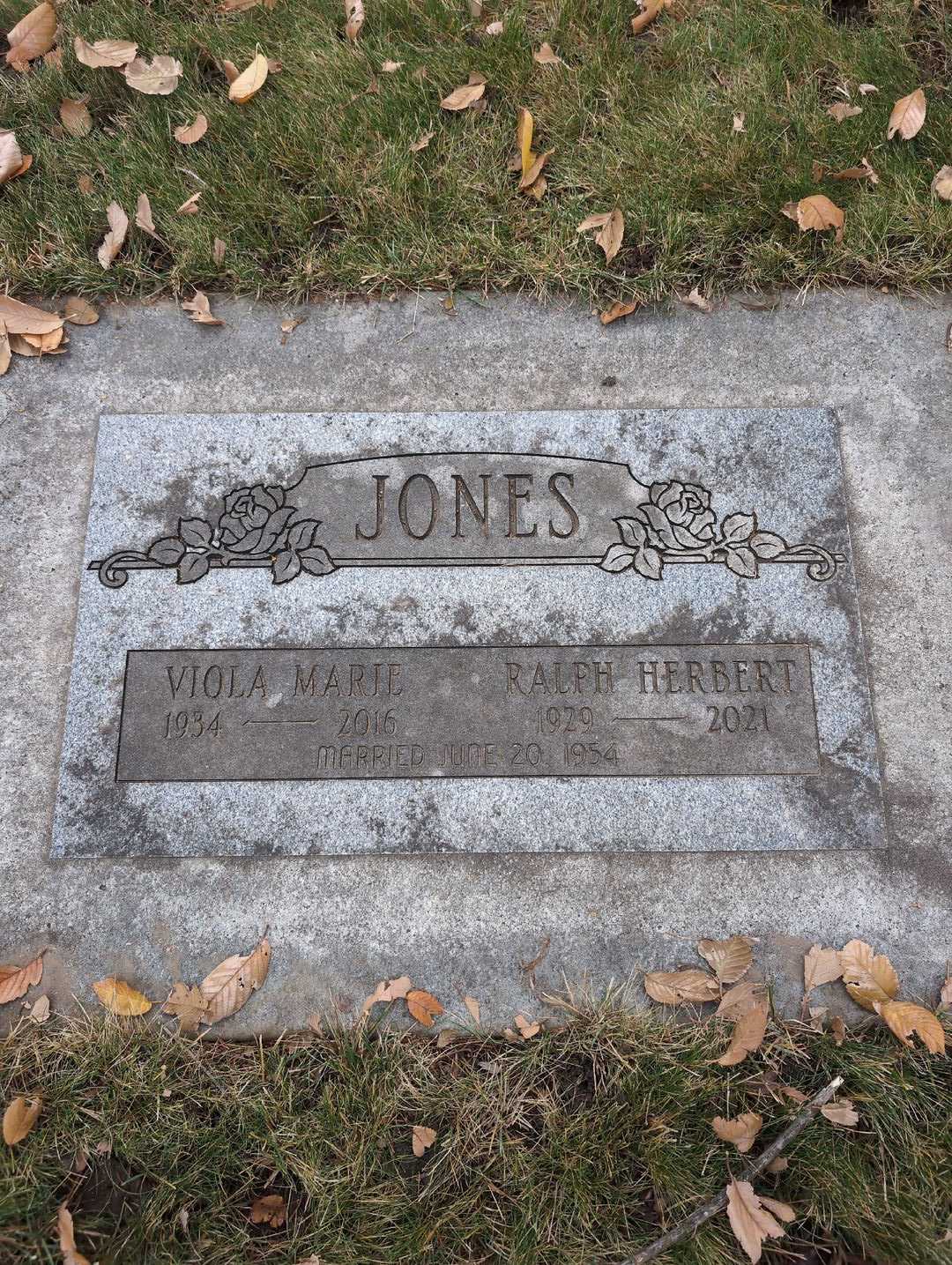 Viola Marie Jones's grave. Photo 3