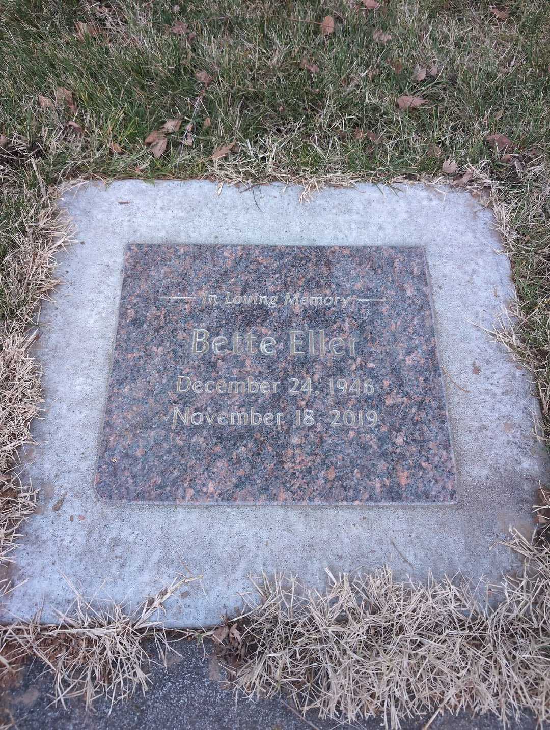 Florence R. Bretsch's grave. Photo 5