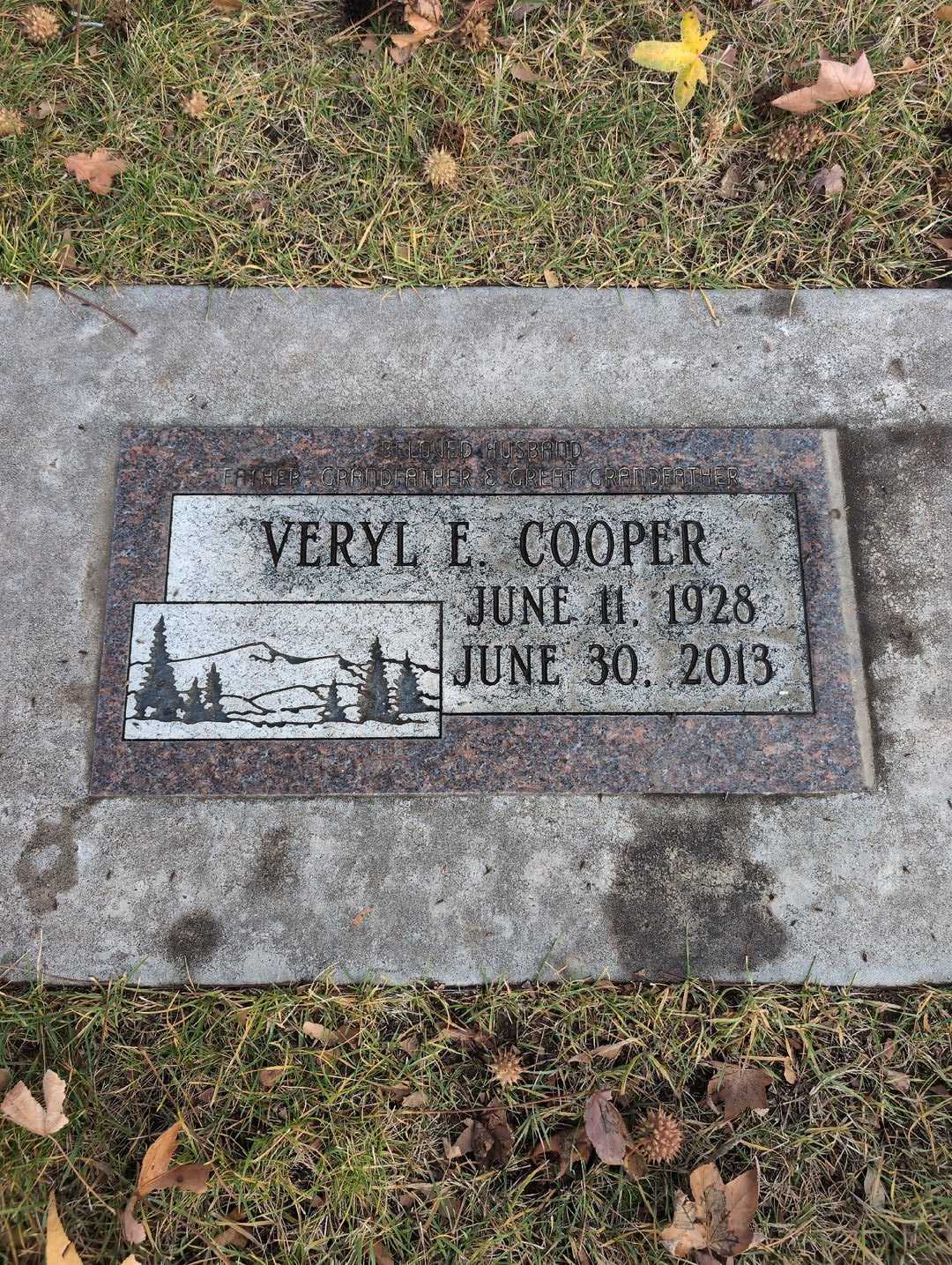 Veryl E. Cooper's grave. Photo 3