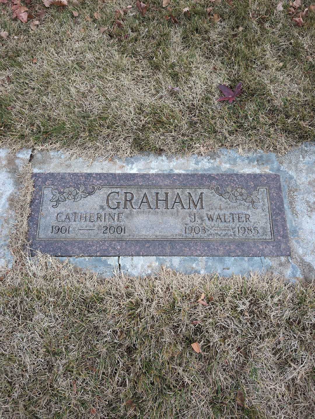 Lowell Dean Kattenhorn's grave. Photo 1