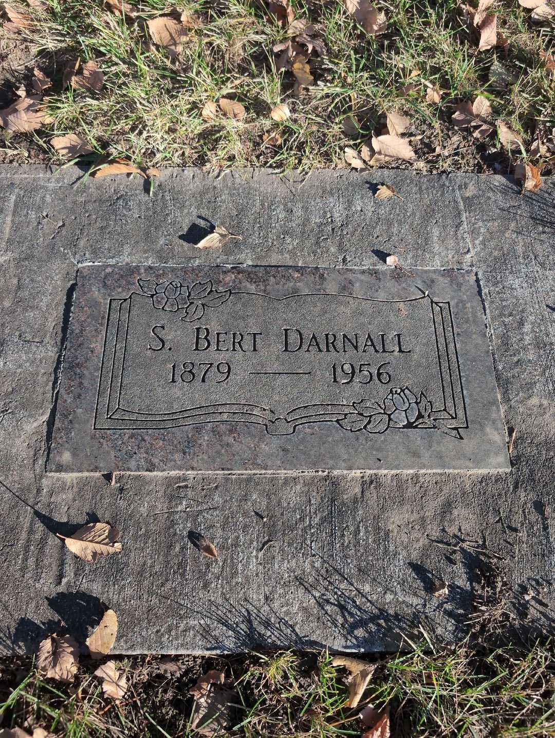 Samuel Bert Darnall's grave. Photo 3