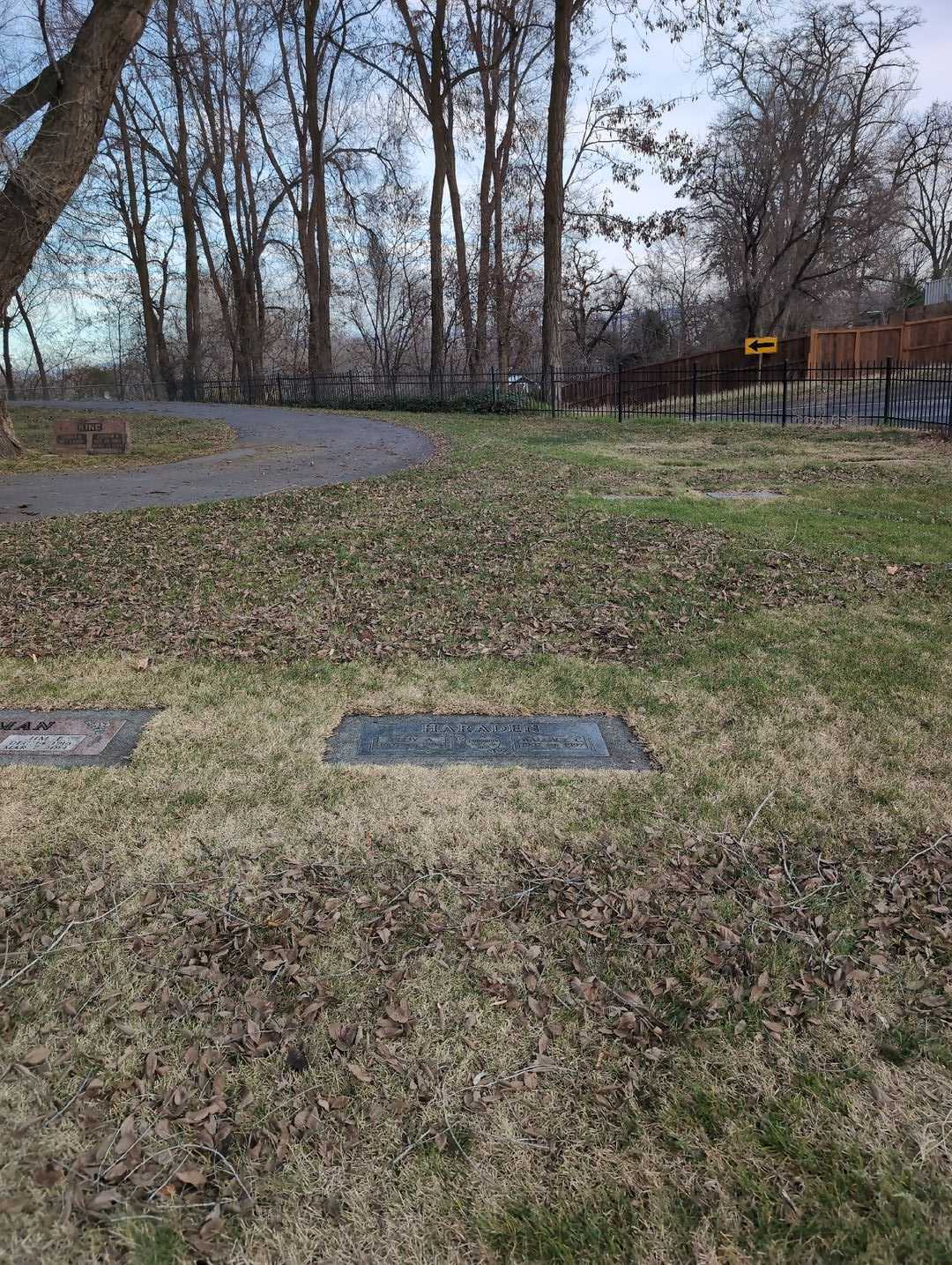 Wallace C. Haraden's grave. Photo 2