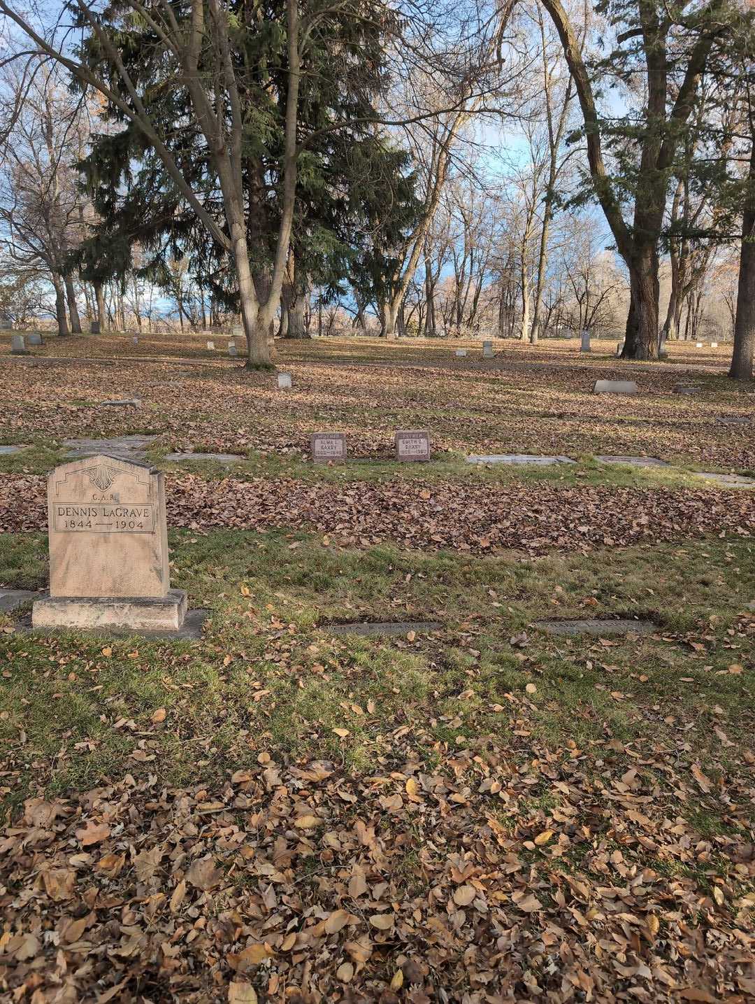 Verta E. Granger's grave. Photo 2