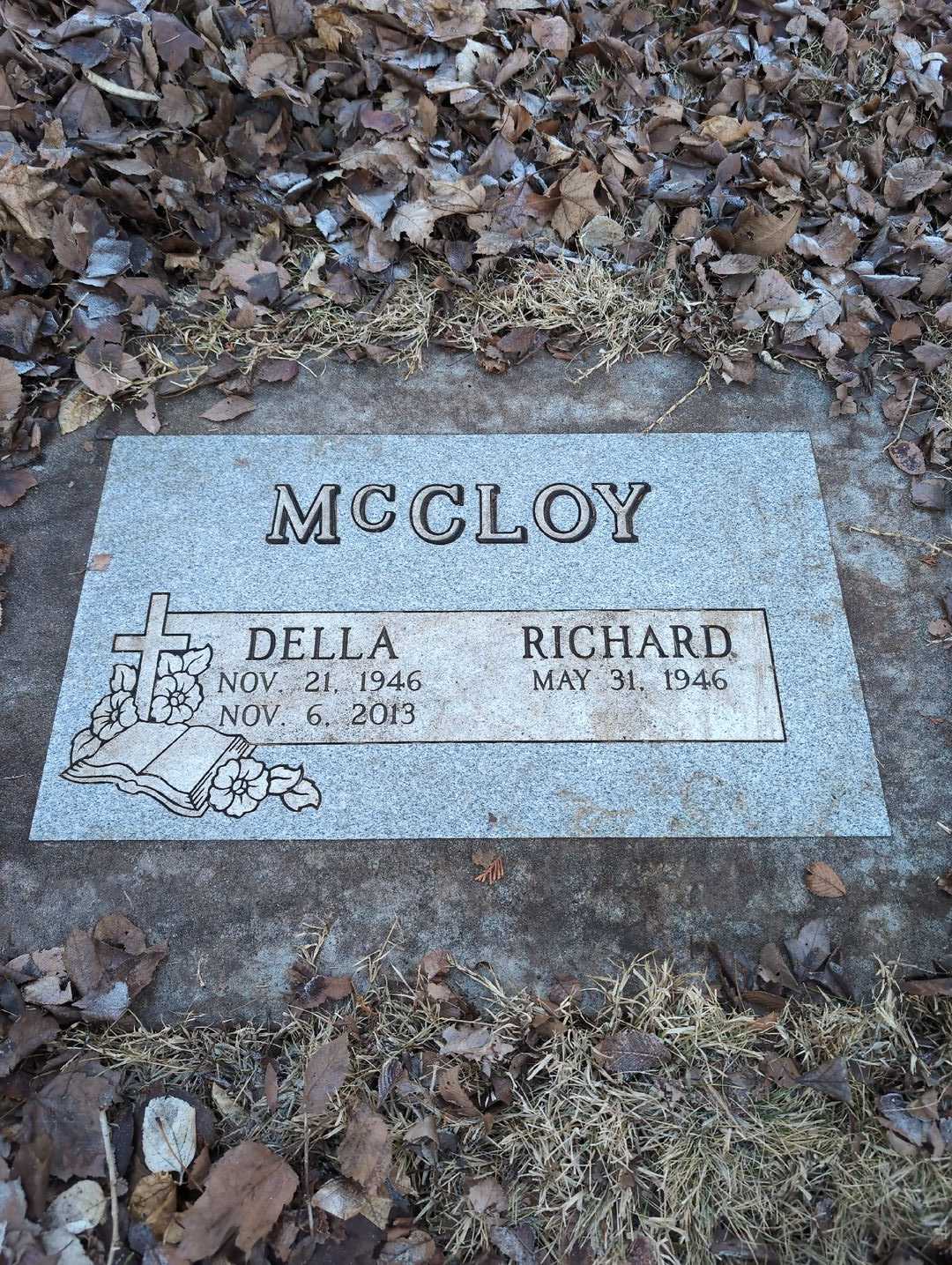 Jeannie Della McCloy's grave. Photo 3