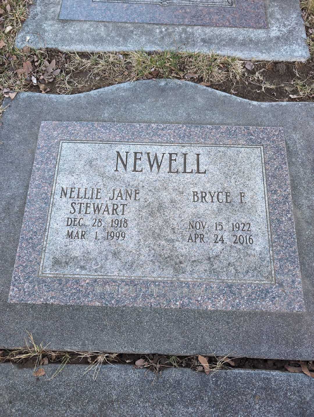 Bryce F. Newell's grave. Photo 3