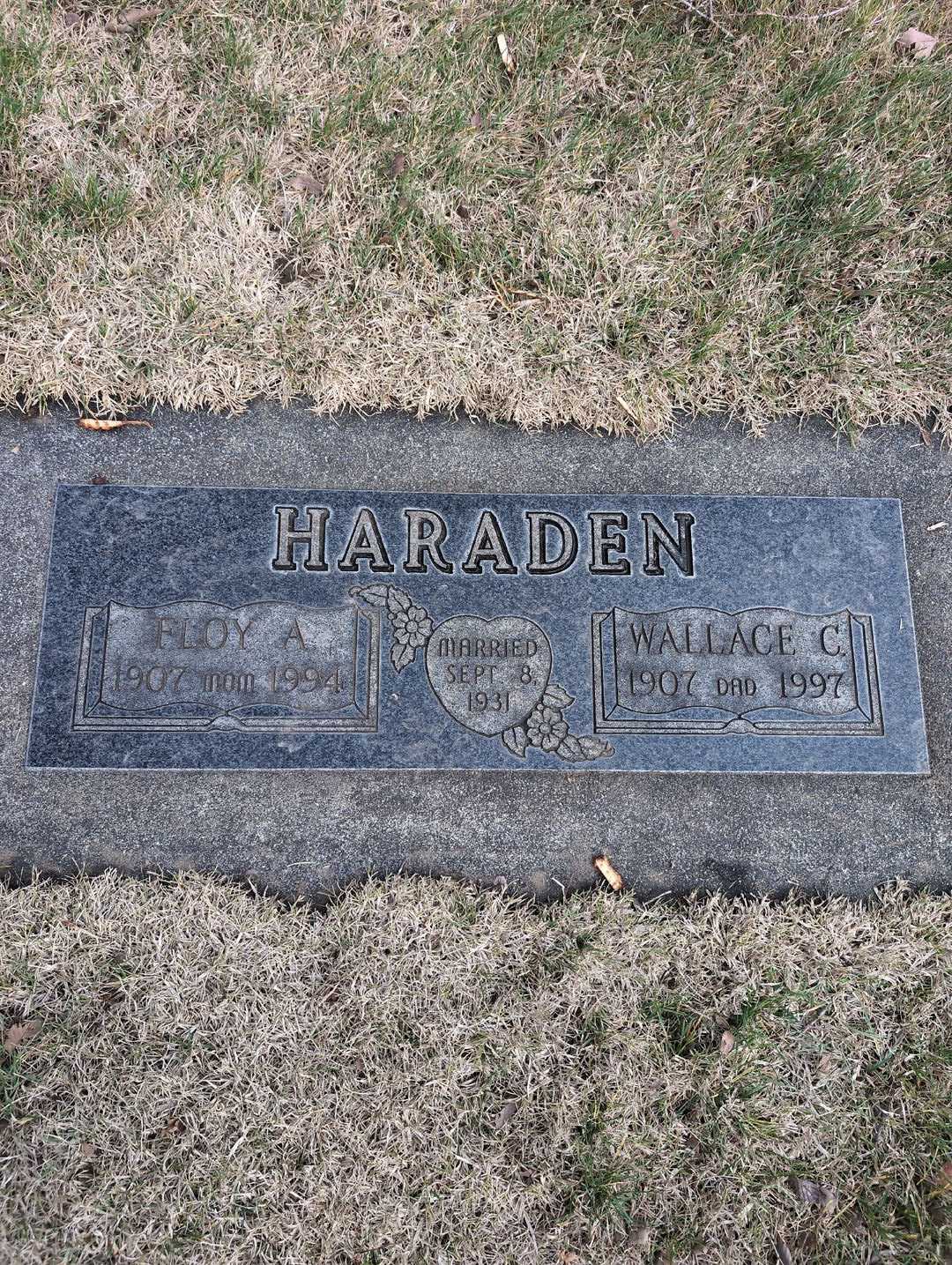 Wallace C. Haraden's grave. Photo 3