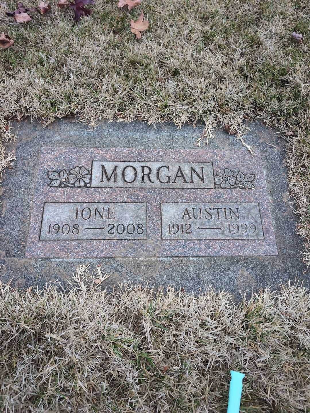 Austin Morgan's grave. Photo 3