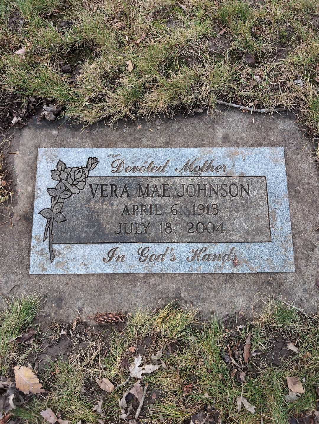 Vera Mae Johnson's grave. Photo 3