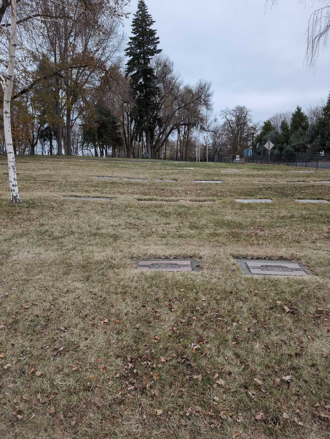 Nellie M. Trautwein's grave. Photo 2