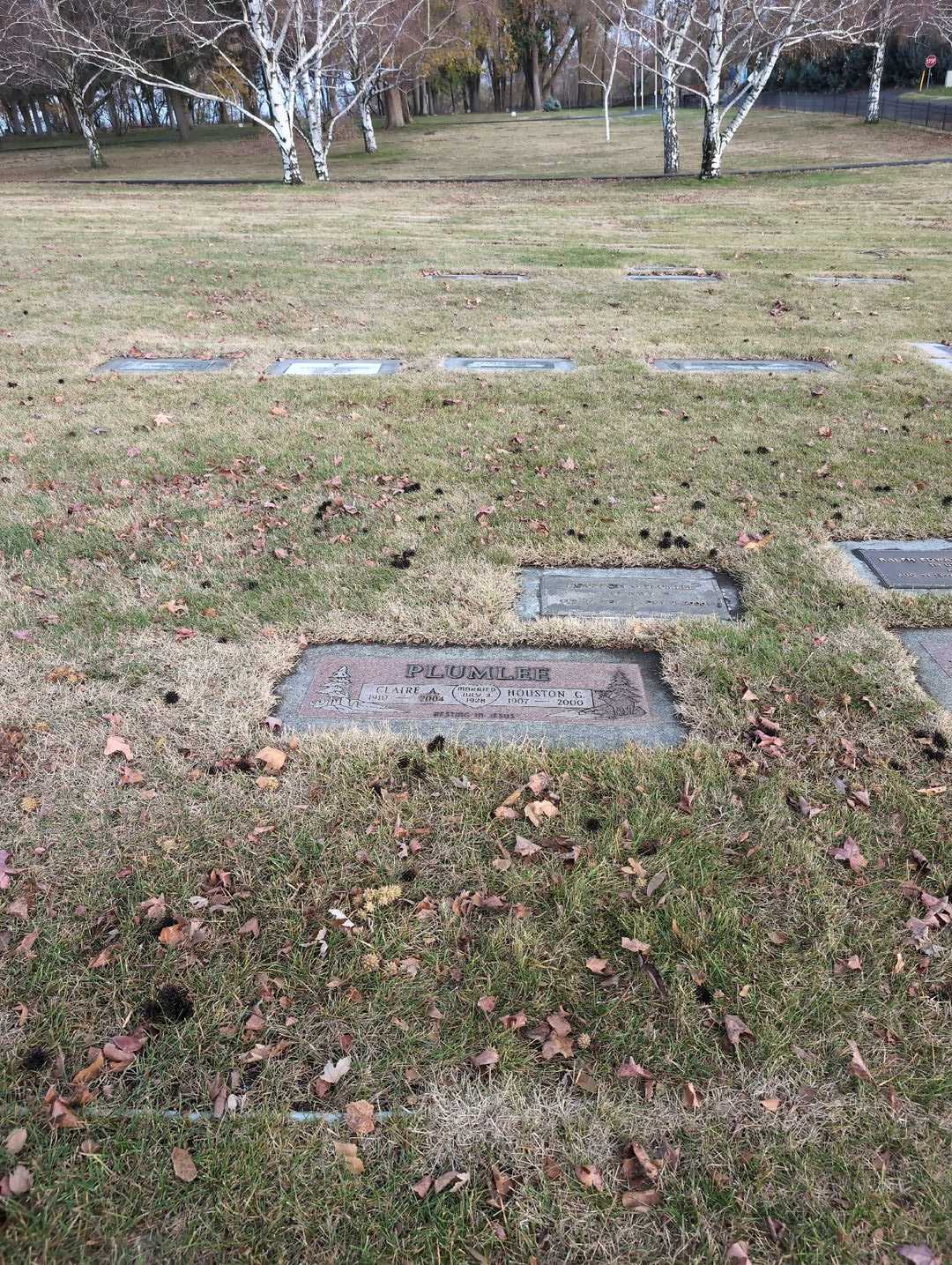Claire A. Plumlee's grave. Photo 2