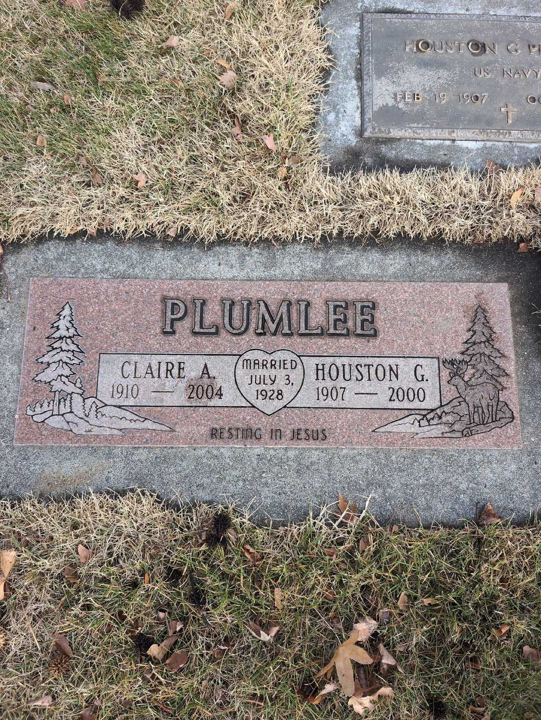 Claire A. Plumlee's grave. Photo 3