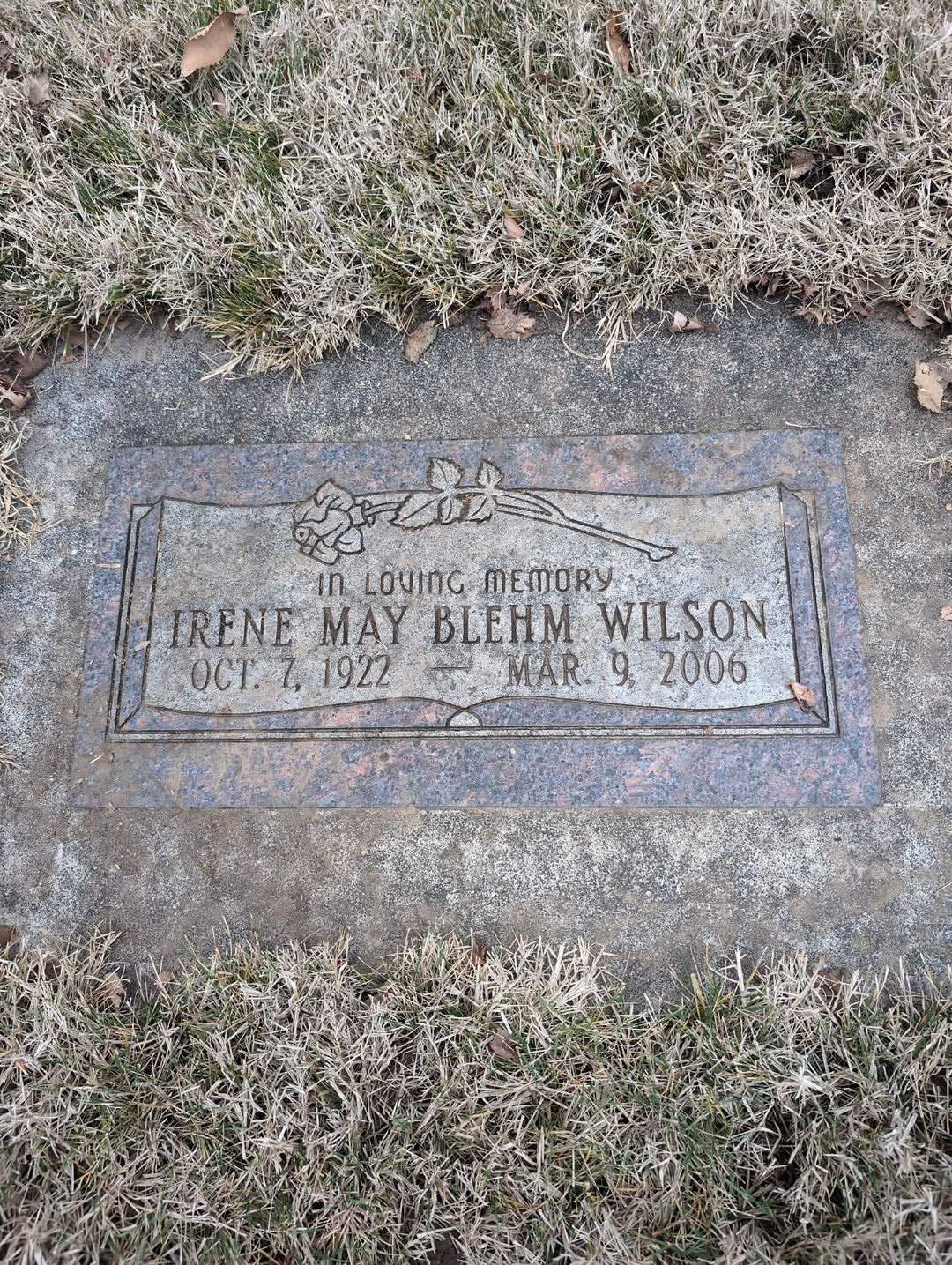 Leona Zickuhr's grave. Photo 1