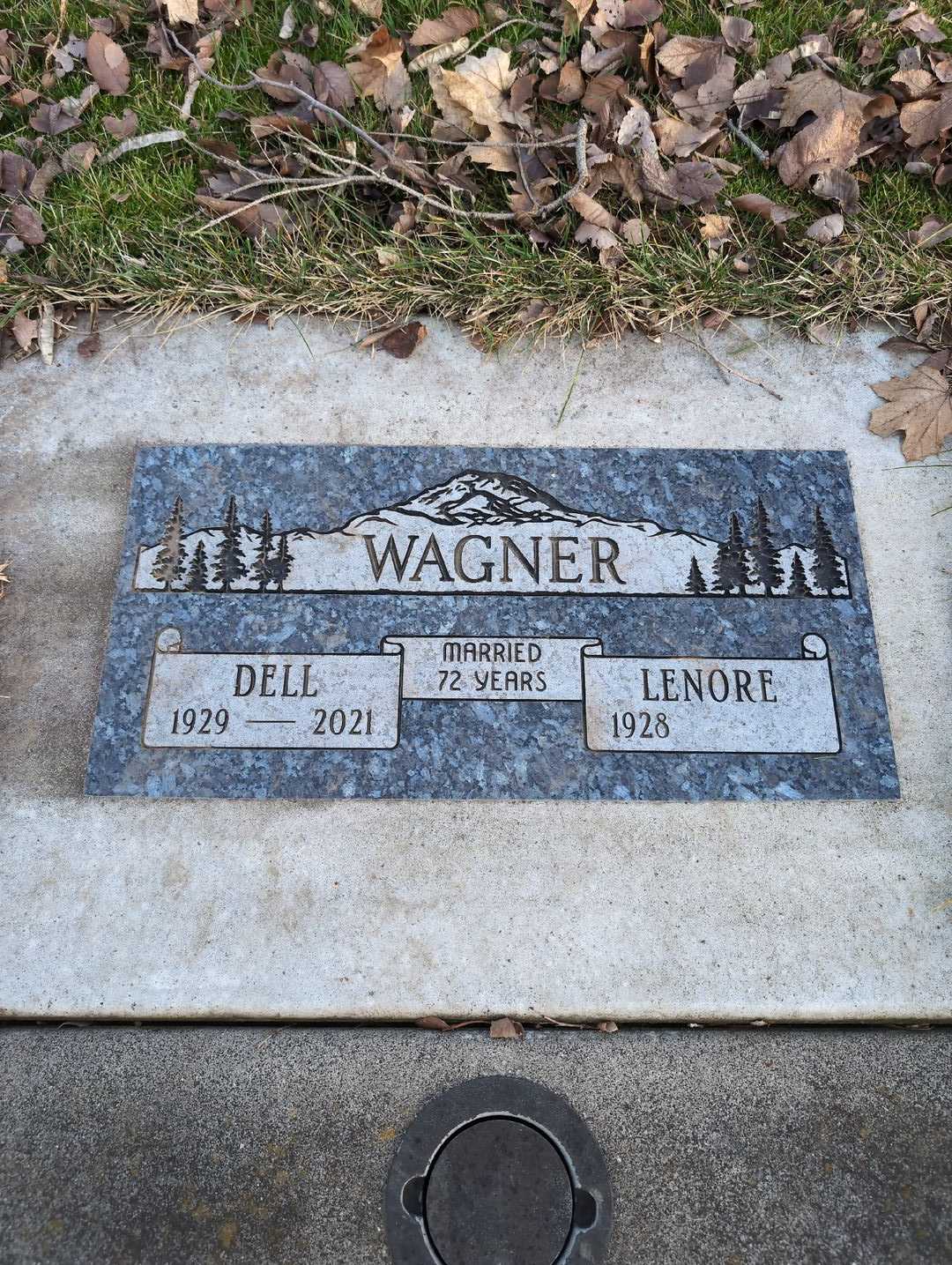 Dale Wilton Wagner's grave. Photo 4