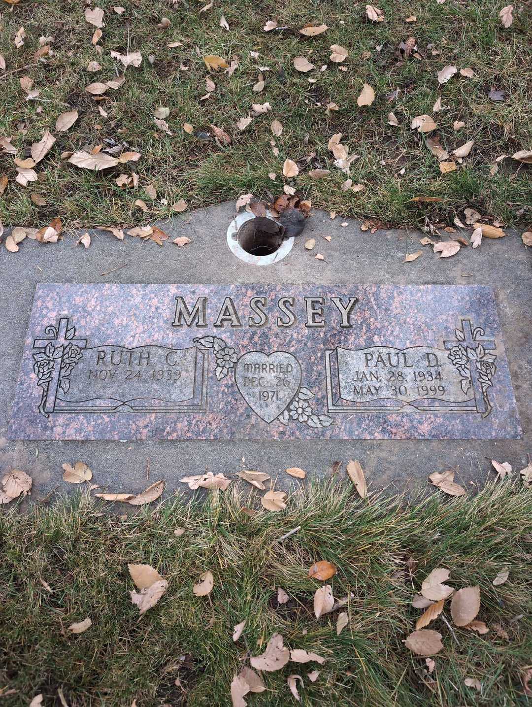 Paul D. Massey's grave. Photo 3