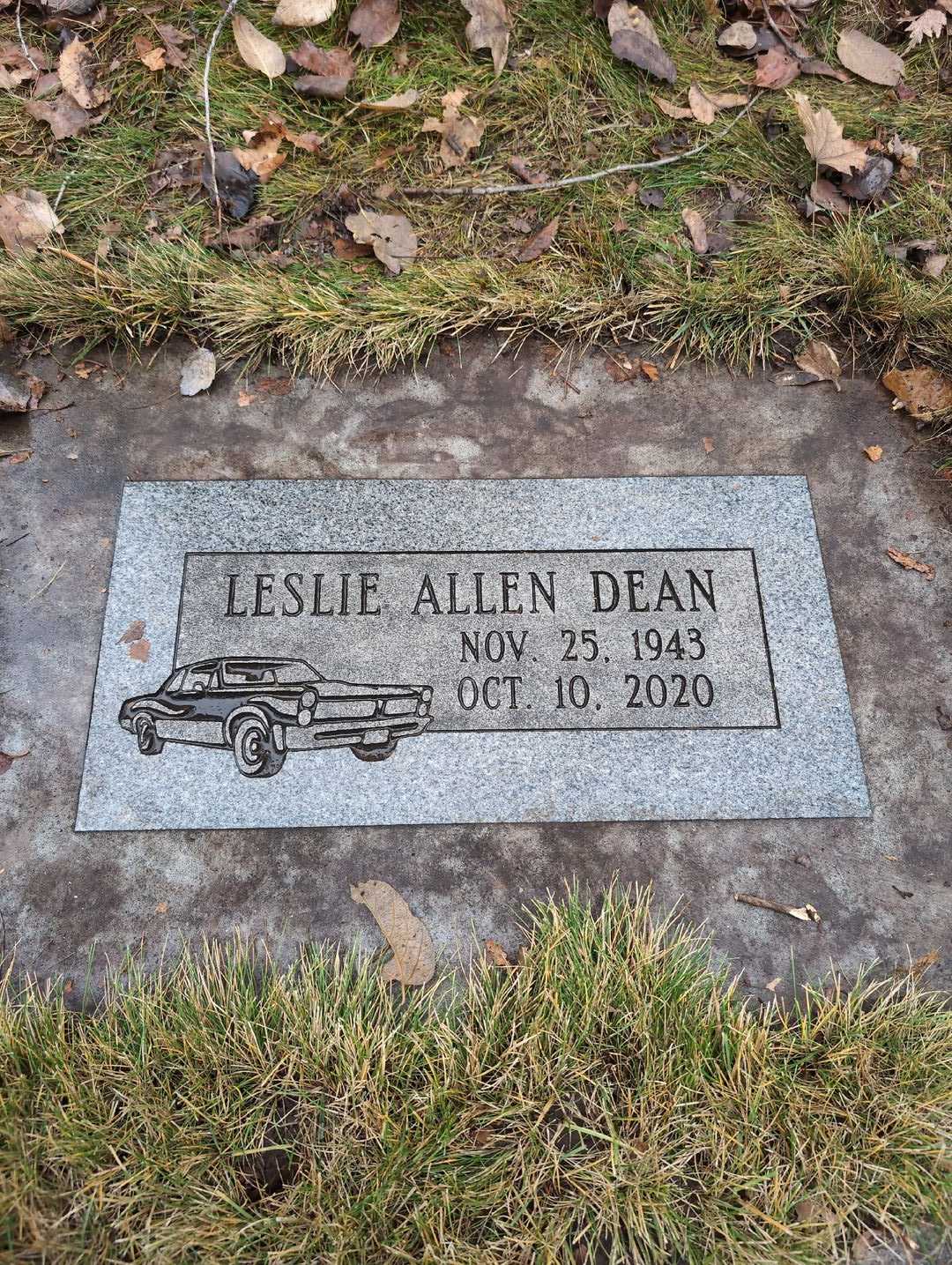 Esther Taylor's grave. Photo 4