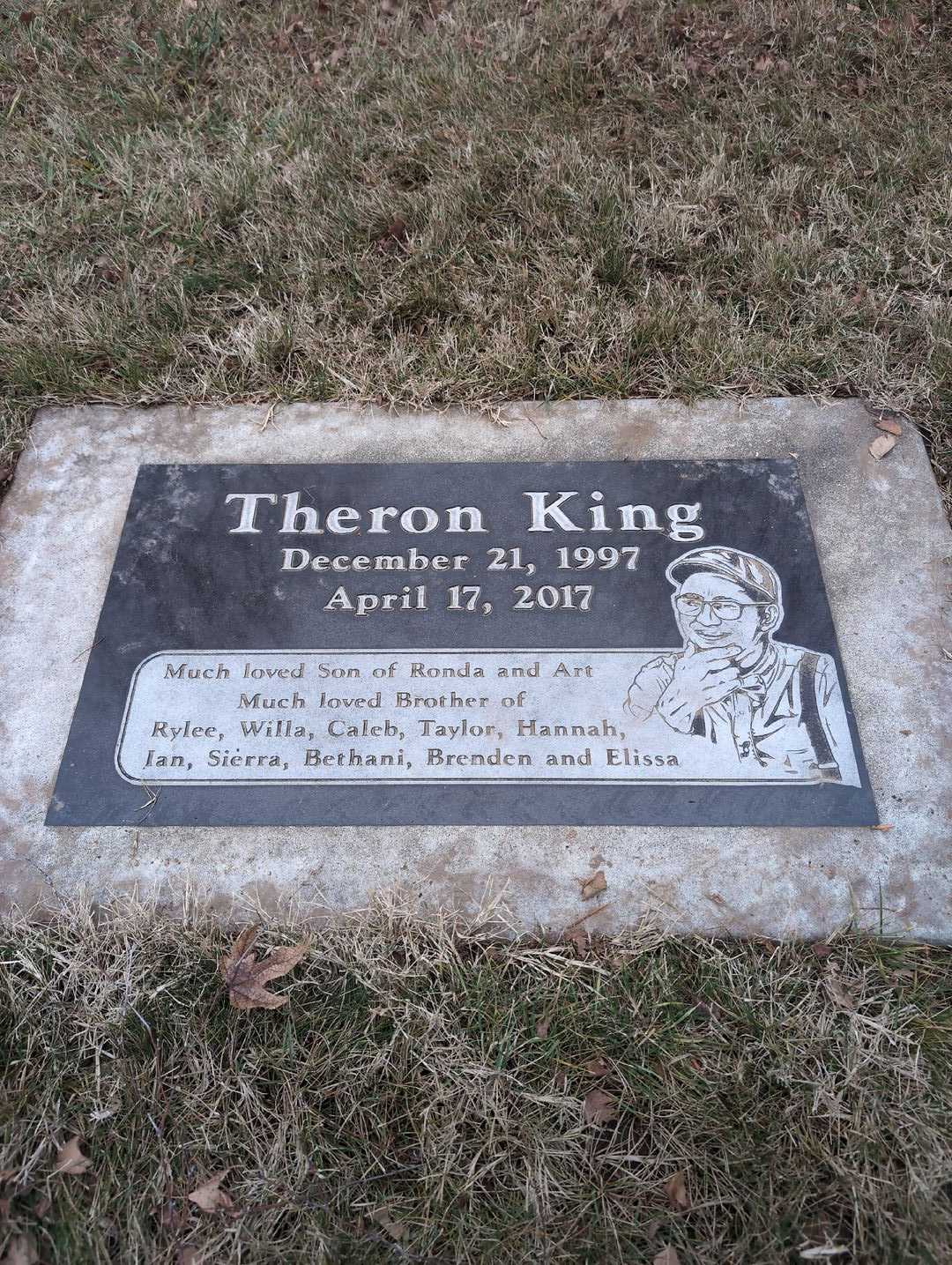 Theron King's grave. Photo 3