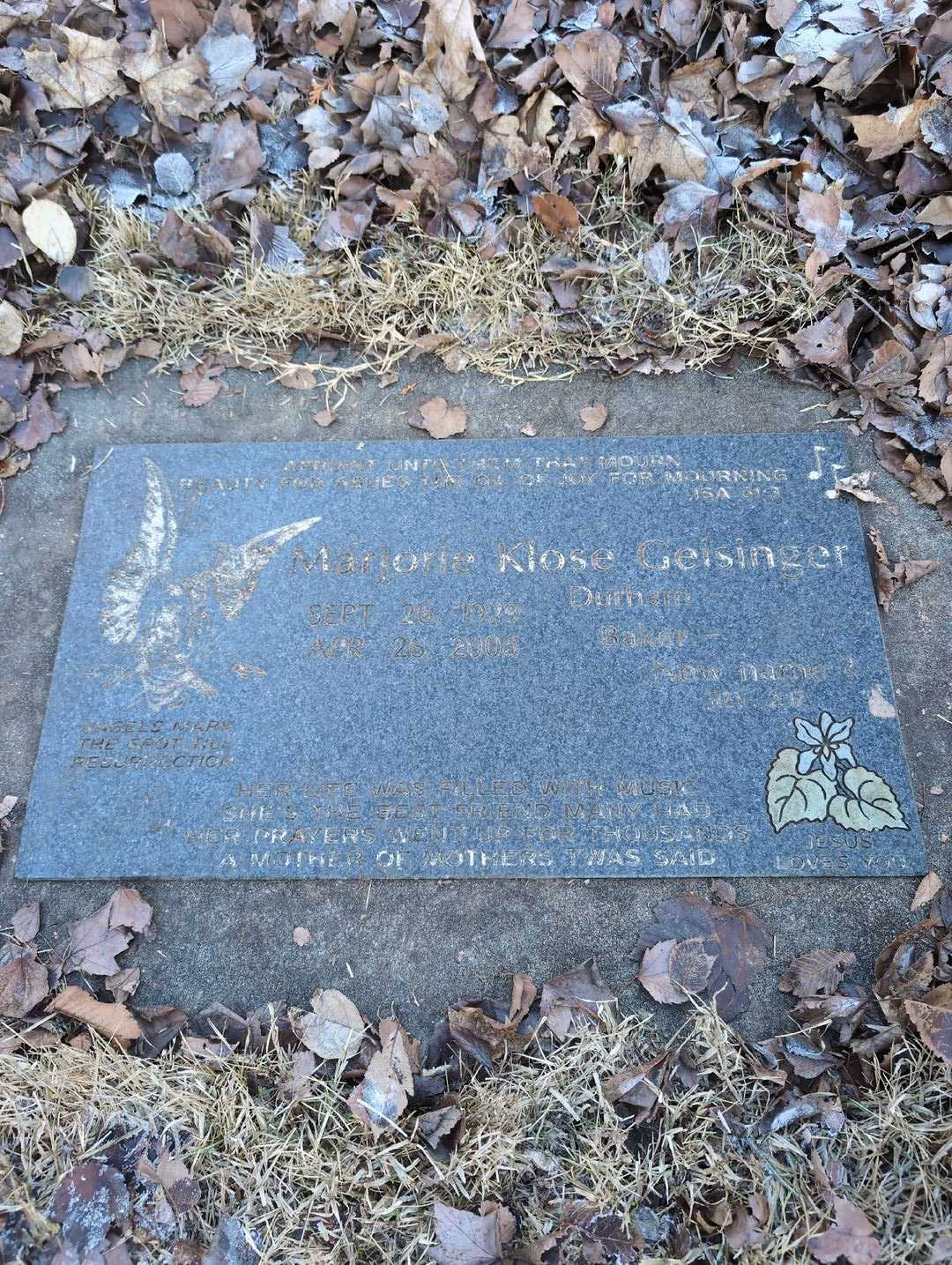 Ora Lewis McLean's grave. Photo 5