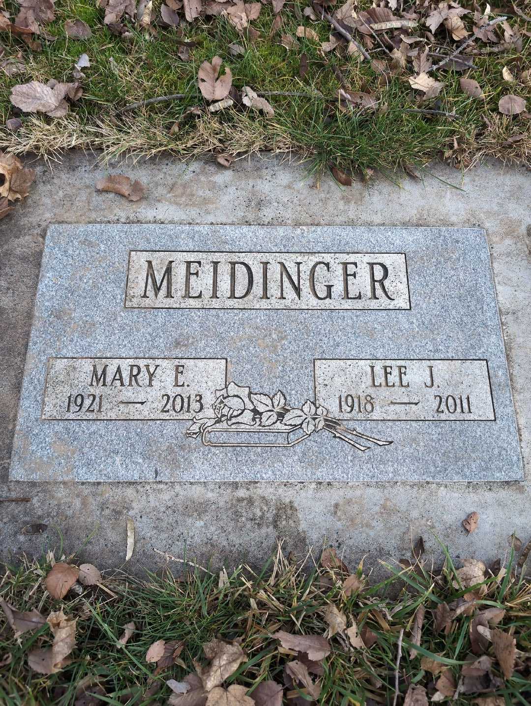 Lee J. Meidinger's grave. Photo 3