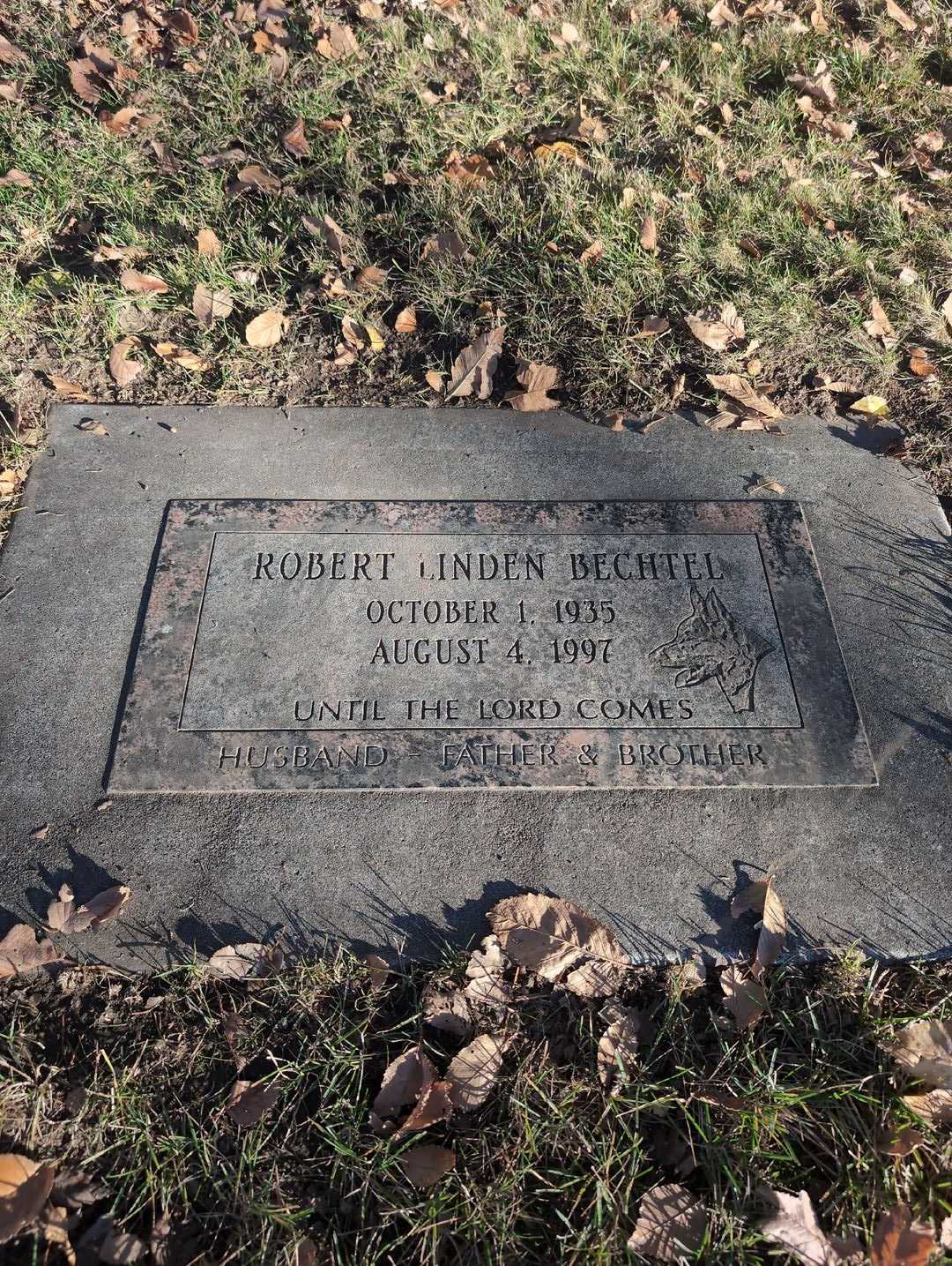 Robert Linden Bechtel's grave. Photo 3