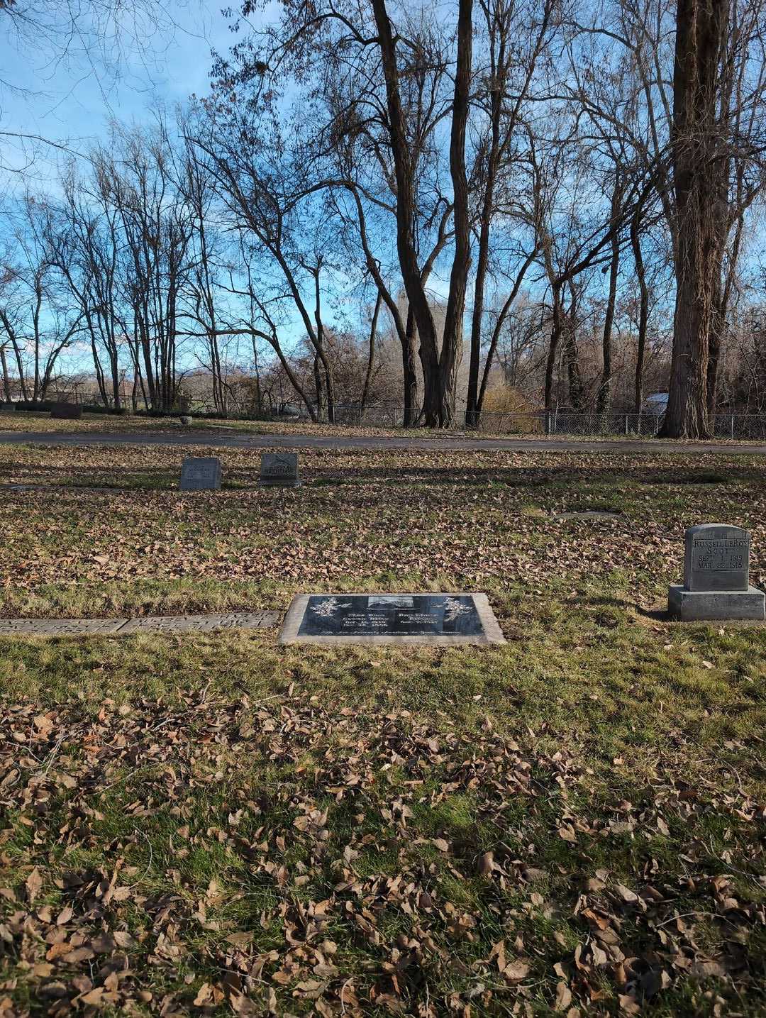 Nina Rose Cowan Riley's grave. Photo 2