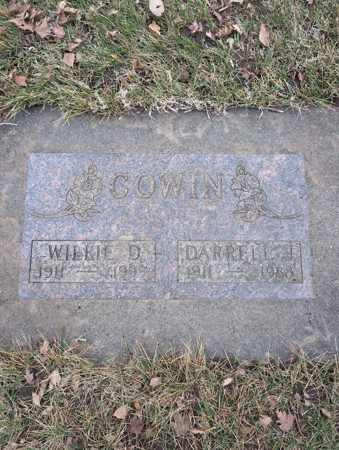 Darrell J. Cowin's grave. Photo 3